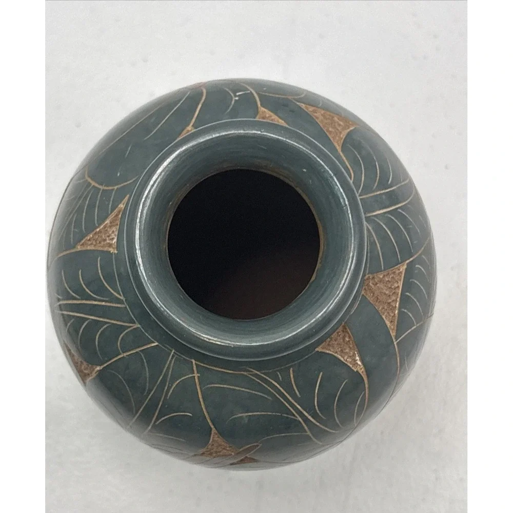 Vintage Nicaraguan Art Pottery Vase Carved &‎ Hand Painted Hummingbirds 6.75